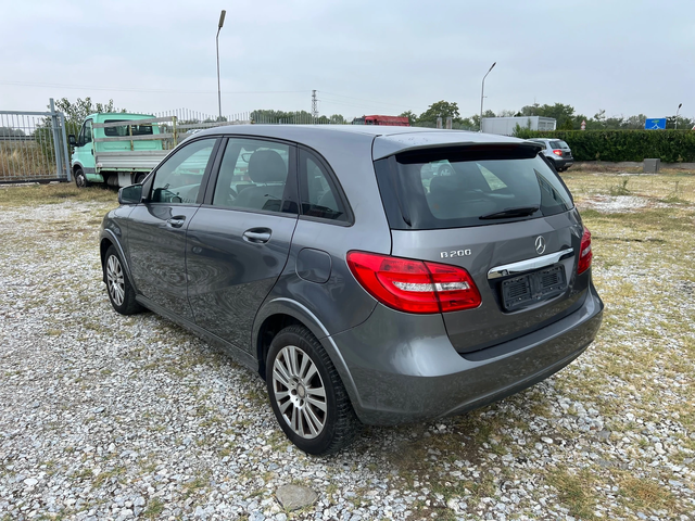Mercedes-Benz B 200 2.0 - автомобили, коли, обяви за нови и употребявани 7