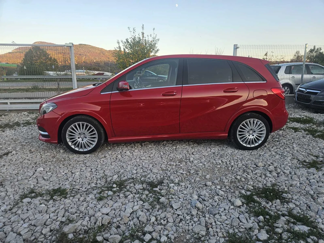 Mercedes-Benz B 200 - автомобили, коли, обяви за нови и употребявани 1
