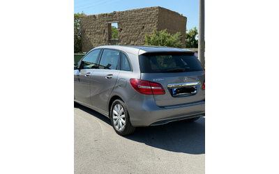mercedes-benz-b-200-d - 2