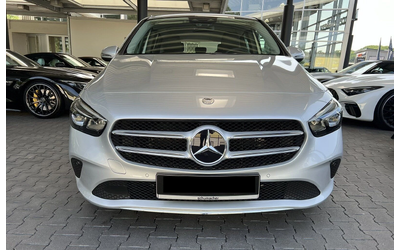 mercedes-benz-b-220 - 1