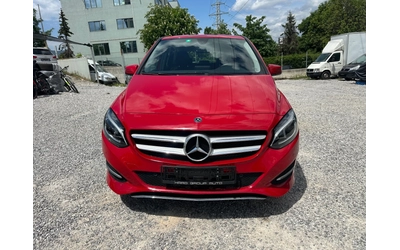 mercedes-benz-b-220 - 1