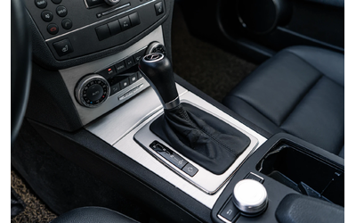 Mercedes-Benz C 200 i AMG ПАКЕТ - FULL - БЯЛА ПЕРЛА - 6М ГАРАНЦИЯ! - автомобили, коли, обяви за нови и употребявани 7