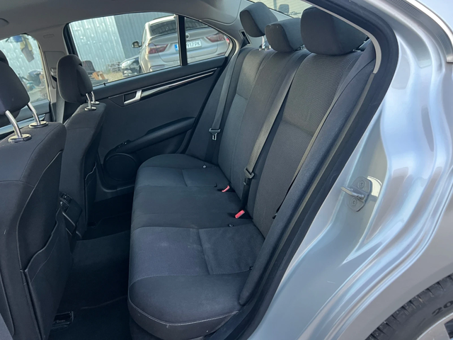 Mercedes-Benz C 200 2.2 CDI BLUE-EFFICENCY/ Автоматик/Нави/Park assist - автомобили, коли, обяви за нови и употребявани 11