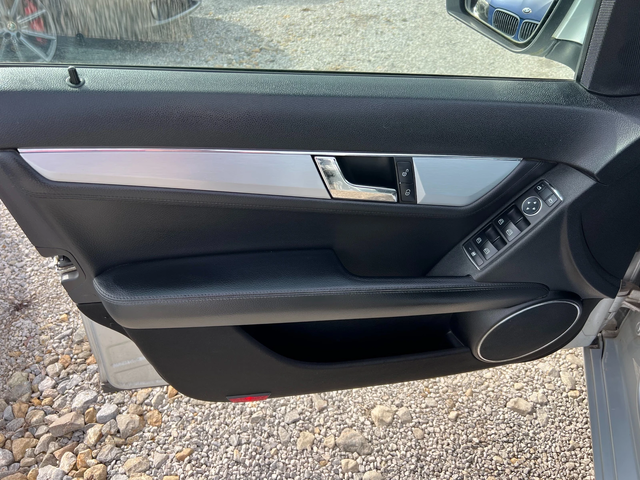 Mercedes-Benz C 200 Kompressor - автомобили, коли, обяви за нови и употребявани 7