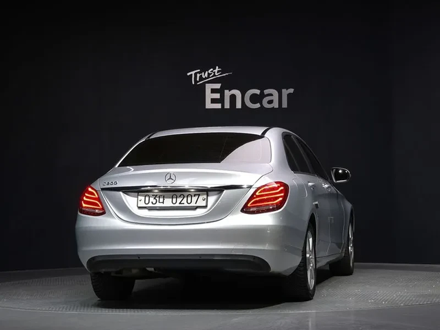 Mercedes-Benz C 200 - автомобили, коли, обяви за нови и употребявани 3