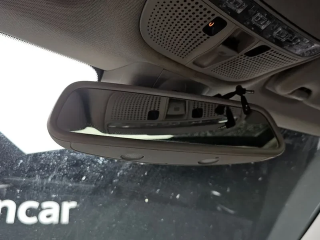 Mercedes-Benz C 200 - автомобили, коли, обяви за нови и употребявани 15