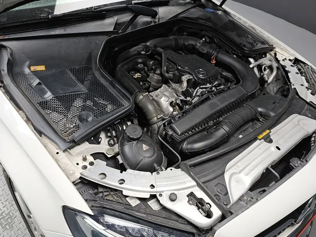 Mercedes-Benz C 200 - автомобили, коли, обяви за нови и употребявани 5