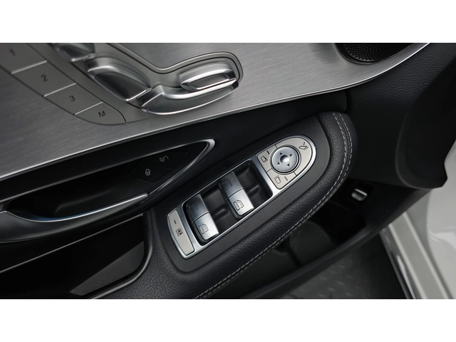 Mercedes-Benz C 200 - автомобили, коли, обяви за нови и употребявани 15