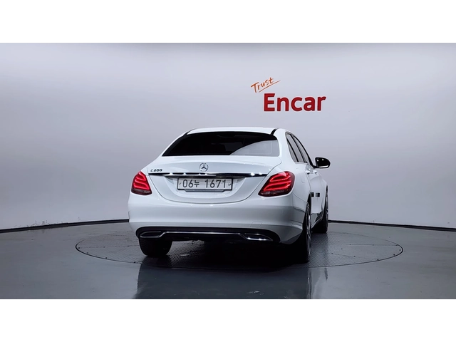 Mercedes-Benz C 200 - автомобили, коли, обяви за нови и употребявани 3