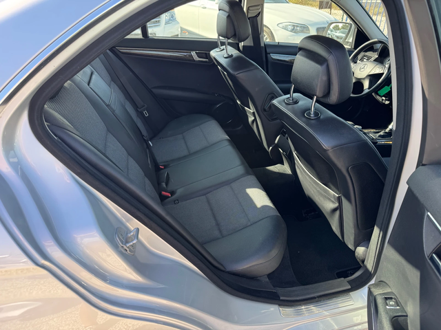 Mercedes-Benz C 220 -CDI-NAVI-XENON-AVTOMAT - автомобили, коли, обяви за нови и употребявани 11