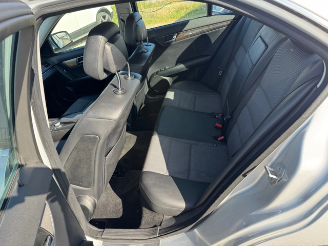 Mercedes-Benz C 220 -CDI-NAVI-XENON-AVTOMAT - автомобили, коли, обяви за нови и употребявани 9