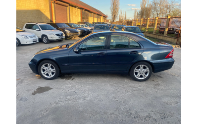 mercedes-benz-c-220 - 4