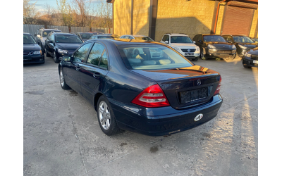 mercedes-benz-c-220 - 5