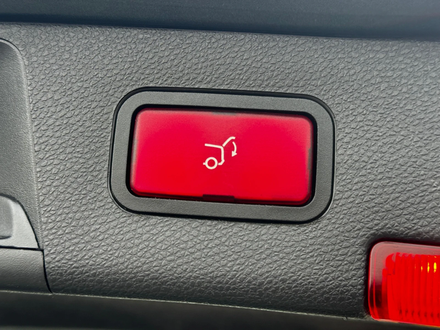 Mercedes-Benz C 220 220CDI/170kc/6скорости/подгрев/ел. Багажник - автомобили, коли, обяви за нови и употребявани 16