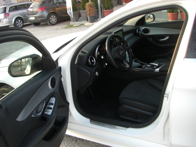 Mercedes-Benz C 220 cdi ///AMG Edition EURO 6B - автомобили, коли, обяви за нови и употребявани 8