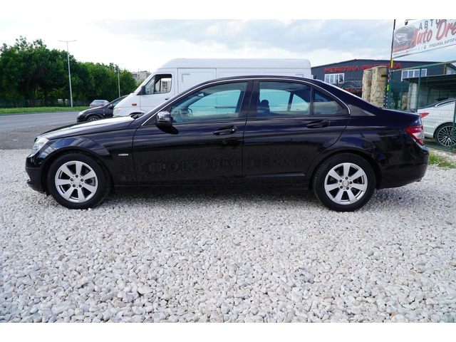 Mercedes-Benz C 220 Перфектен/Обслужен - автомобили, коли, обяви за нови и употребявани 3
