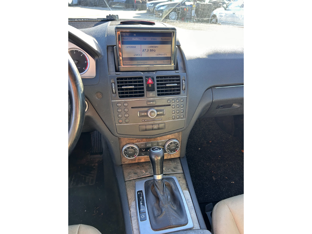 Mercedes-Benz C 220 CDI AVTOMAT/NAVI/KOJA EURO 4 - автомобили, коли, обяви за нови и употребявани 11