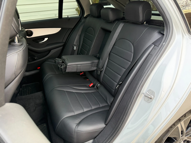 Mercedes-Benz C 220 D* СЕРВИЗНА КНИЖКА С ПЪЛНА ИСТОРИЯ В МЕРЦЕДЕС - автомобили, коли, обяви за нови и употребявани 8