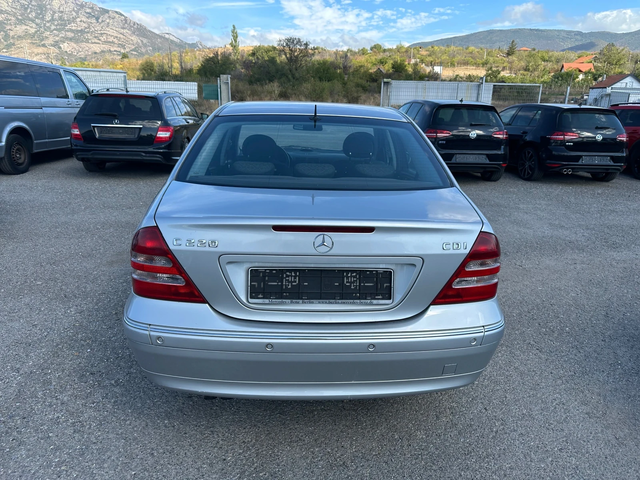 Mercedes-Benz C 220 2.2CDI* 143к.с* АВТОМАТИК* КСЕНОН* ПОДГРЕВ - автомобили, коли, обяви за нови и употребявани 4
