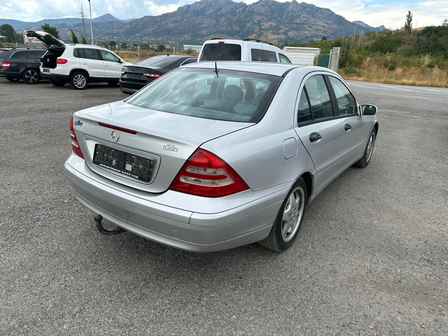 Mercedes-Benz C 220 2.2CDI* 143к.с* АВТОМАТИК - автомобили, коли, обяви за нови и употребявани 3