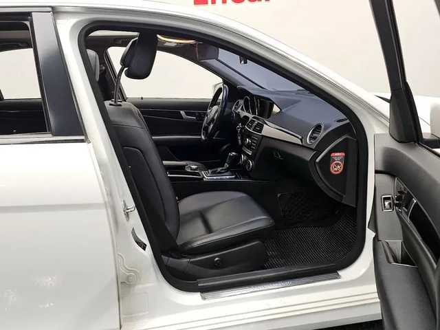 Mercedes-Benz C 220 CDI - автомобили, коли, обяви за нови и употребявани 10