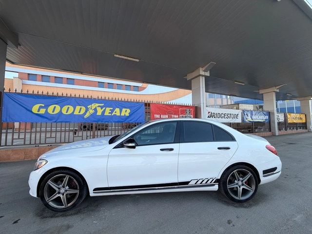 Mercedes-Benz C 220 AMG* БЯЛ* LED* 9G - автомобили, коли, обяви за нови и употребявани 3