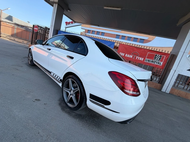 Mercedes-Benz C 220 AMG* БЯЛ* LED* 9G - автомобили, коли, обяви за нови и употребявани 4