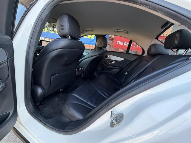 Mercedes-Benz C 220 AMG* БЯЛ* LED* 9G - автомобили, коли, обяви за нови и употребявани 6