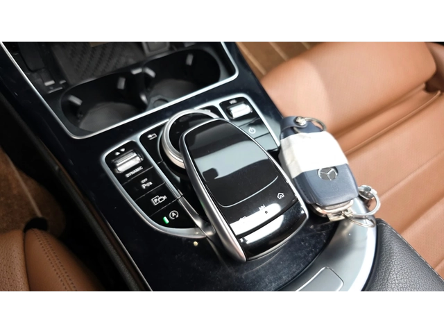 Mercedes-Benz C 220 FACE* AMG PK* NIGHT PK* KEYLESS* КРАЙНА ЦЕНА - автомобили, коли, обяви за нови и употребявани 11