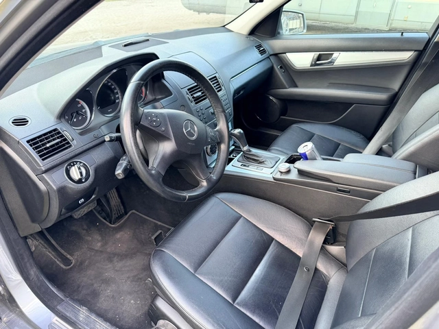 Mercedes-Benz C 220 CDi-автомат-кожа-нави - автомобили, коли, обяви за нови и употребявани 4