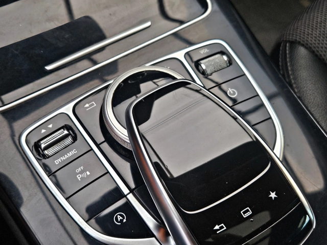 Mercedes-Benz C 220 ! AMG/PANORAMA/CAMERA/MULTIBEAM/BURMESTER/AUTO H/L - автомобили, коли, обяви за нови и употребявани 11