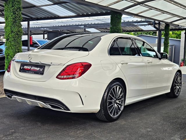 Mercedes-Benz C 220 ! AMG/PANORAMA/CAMERA/MULTIBEAM/BURMESTER/AUTO H/L - автомобили, коли, обяви за нови и употребявани 4