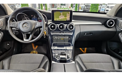 Mercedes-Benz C 220 ! AMG/PANORAMA/CAMERA/MULTIBEAM/BURMESTER/AUTO H/L - автомобили, коли, обяви за нови и употребявани 8