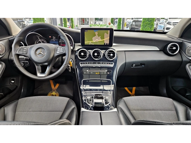 Mercedes-Benz C 220 ! AMG/PANORAMA/CAMERA/MULTIBEAM/BURMESTER/AUTO H/L - автомобили, коли, обяви за нови и употребявани 8