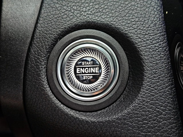 Mercedes-Benz C 220 ! AMG/4MAT/STELTH MATT/DIGITAL/PANO/CAMERA/ПОДГР/L - автомобили, коли, обяви за нови и употребявани 11