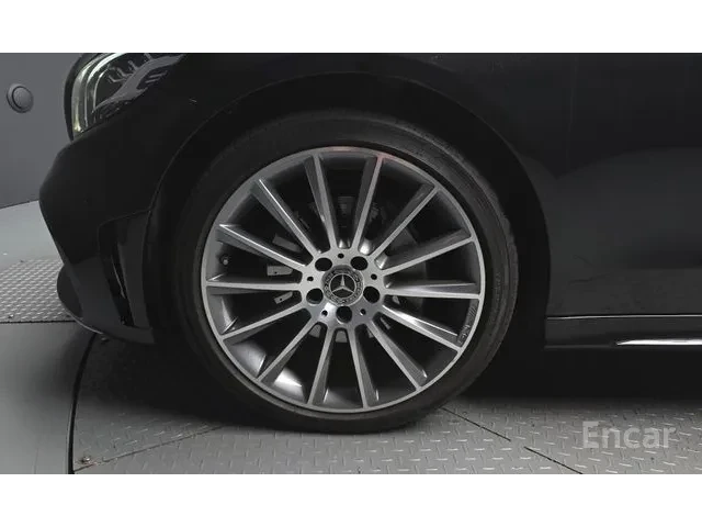 Mercedes-Benz C 220 d 4MATIC | AIRMATIC | AMG ПАКЕТ | DISTRONIC | 360 - автомобили, коли, обяви за нови и употребявани 4