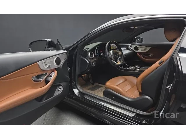Mercedes-Benz C 220 d 4MATIC | AIRMATIC | AMG ПАКЕТ | DISTRONIC | 360 - автомобили, коли, обяви за нови и употребявани 6