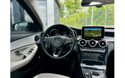 Mercedes-Benz C 220 AMG LINE / ПАНОРАМЕН ТАВАН / KEYLESS GO - автомобили, коли, обяви за нови и употребявани 6