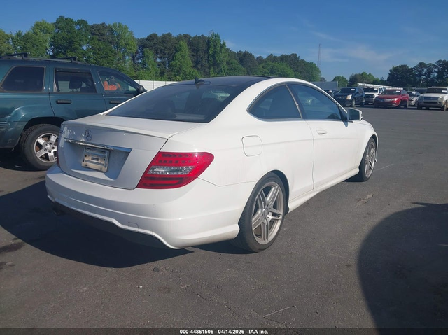 Mercedes-Benz C 250 1.8L I-4 DI, DOHC, VVT, TURBO, 201HP Rear Wheel Drive - автомобили, коли, обяви за нови и употребявани 3
