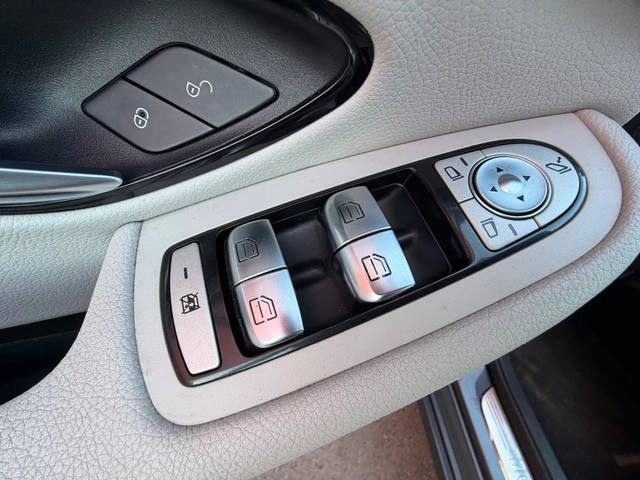 Mercedes-Benz C 250 BiTurbo* AMG* LED - автомобили, коли, обяви за нови и употребявани 11