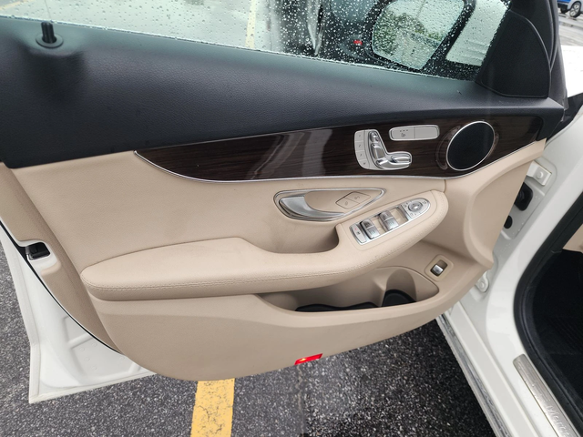 Mercedes-Benz C 300 FACELIFT* KEYLESS GO* М.ТОЧКА* ПОДГРЕВ* KAMERA - автомобили, коли, обяви за нови и употребявани 12