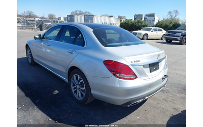 mercedes-benz-c-300-2-0l-i-4-di-dohc-vvt-turbo-241hp-all-wheel-drive - 2