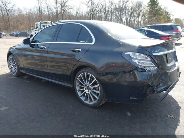 Mercedes-Benz C 300 2.0L I-4 DI, DOHC, VVT, TURBO, 241HP All Wheel Drive - автомобили, коли, обяви за нови и употребявани 2