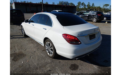 mercedes-benz-c-300-2-0l-i-4-di-dohc-vvt-turbo-241hp-all-wheel-drive - 2