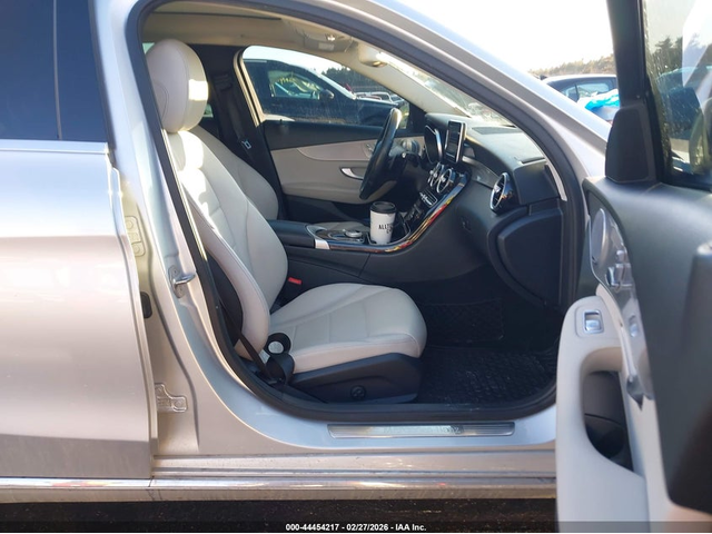 Mercedes-Benz C 300 2.0L I-4 DI, DOHC, VVT, TURBO, 241HP All Wheel Drive - автомобили, коли, обяви за нови и употребявани 4