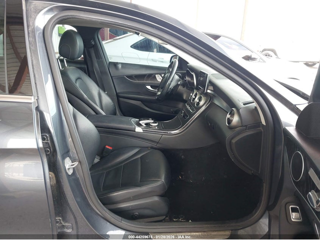 Mercedes-Benz C 300 2.0L I-4 DI, DOHC, VVT, TURBO, 241HP Rear Wheel Drive - автомобили, коли, обяви за нови и употребявани 4