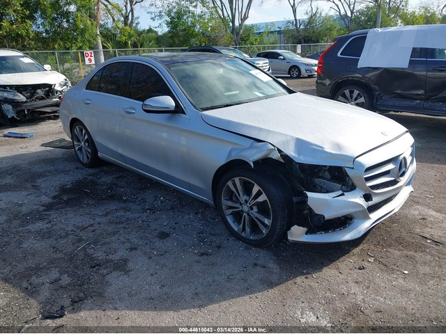 Mercedes-Benz C 300 2.0L I-4 DI, DOHC, VVT, TURBO, 241HP Rear Wheel Drive - автомобили, коли, обяви за нови и употребявани 0