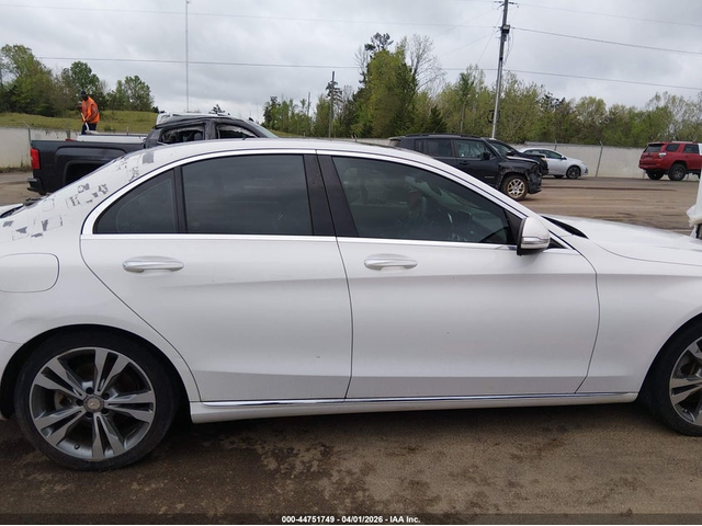 Mercedes-Benz C 300 2.0L I-4 DI, DOHC, VVT, TURBO, 241HP Rear Wheel Drive - автомобили, коли, обяви за нови и употребявани 12