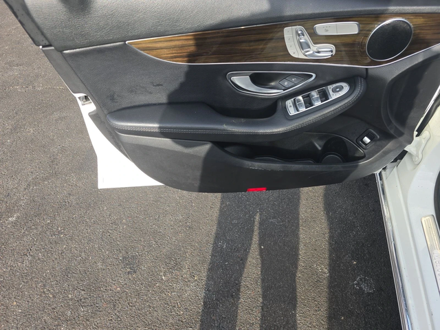 Mercedes-Benz C 300 4MATIC - автомобили, коли, обяви за нови и употребявани 9