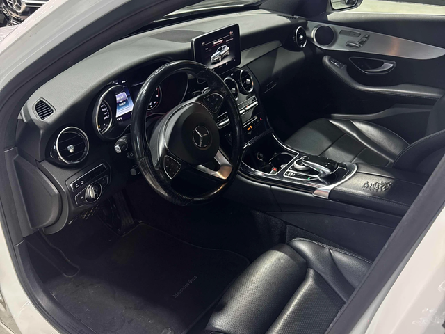 Mercedes-Benz C 300 4M* AMG-pkg* Пано* Подгрев* 360View - автомобили, коли, обяви за нови и употребявани 6